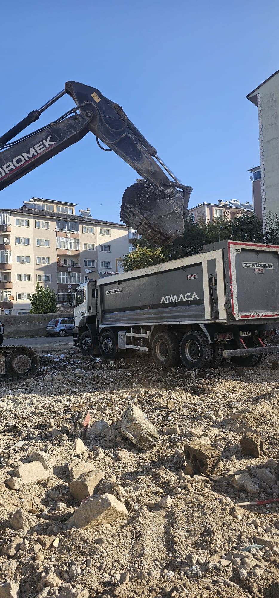 Ağrı İşçe 24 Dairelik İnşaatın Yıkım ve Temel İşi